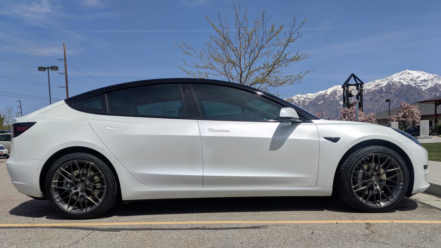 tesla model 3 with blacked out top and vs10 wheels a s 3 tires